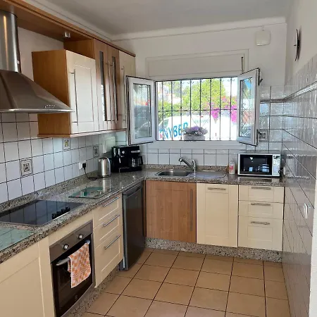 Delightful Burriana House With Magnificent & Sea Views. Vakantiehuis *