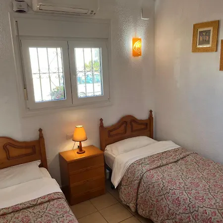 Delightful Burriana House With Magnificent & Sea Views. Vakantiehuis Nerja