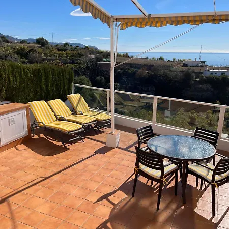 Delightful Burriana House With Magnificent & Sea Views. Vakantiehuis *